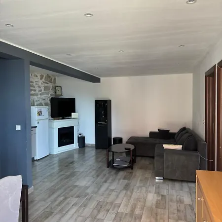 Apartament Arjan2 *